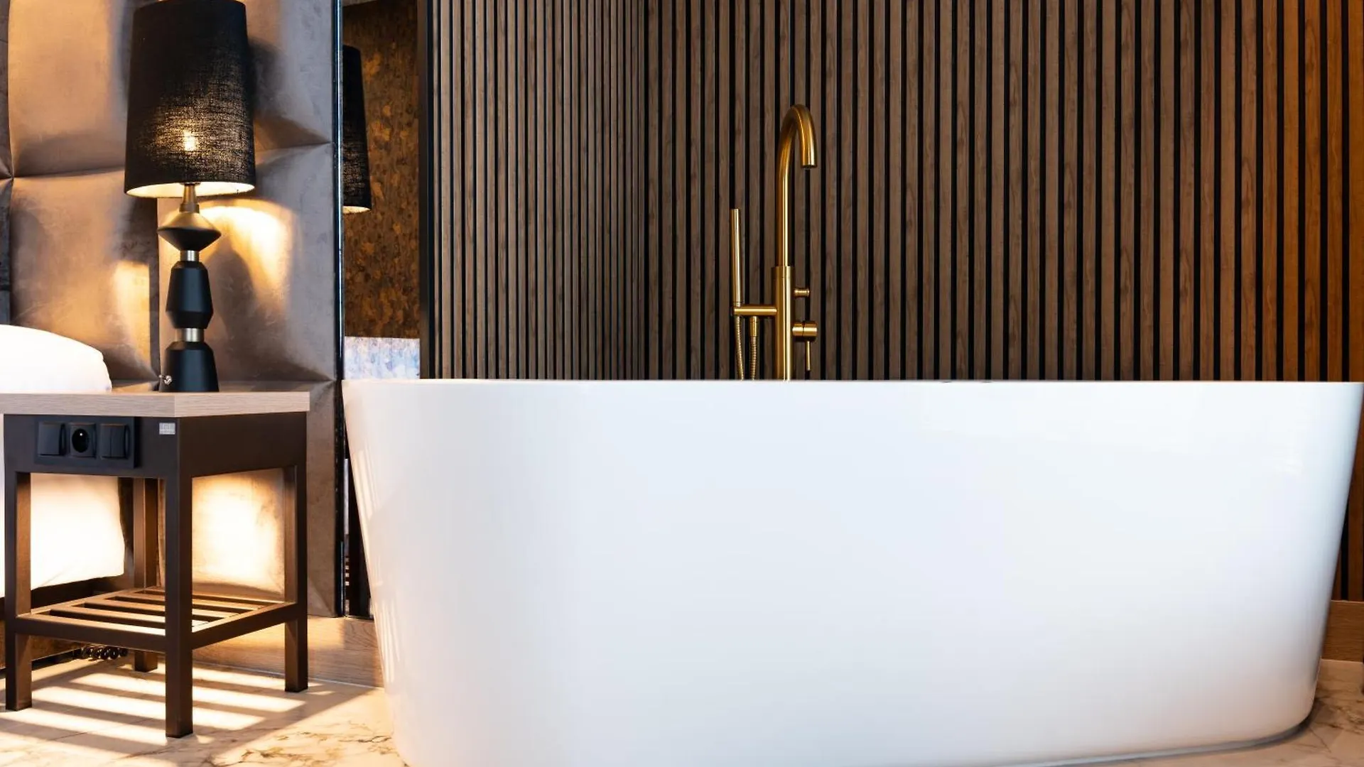 Art Suites Luxury Hotel Krakov 4*,  Polsko
